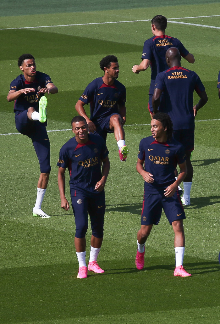 埃因霍温足球俱乐部官网